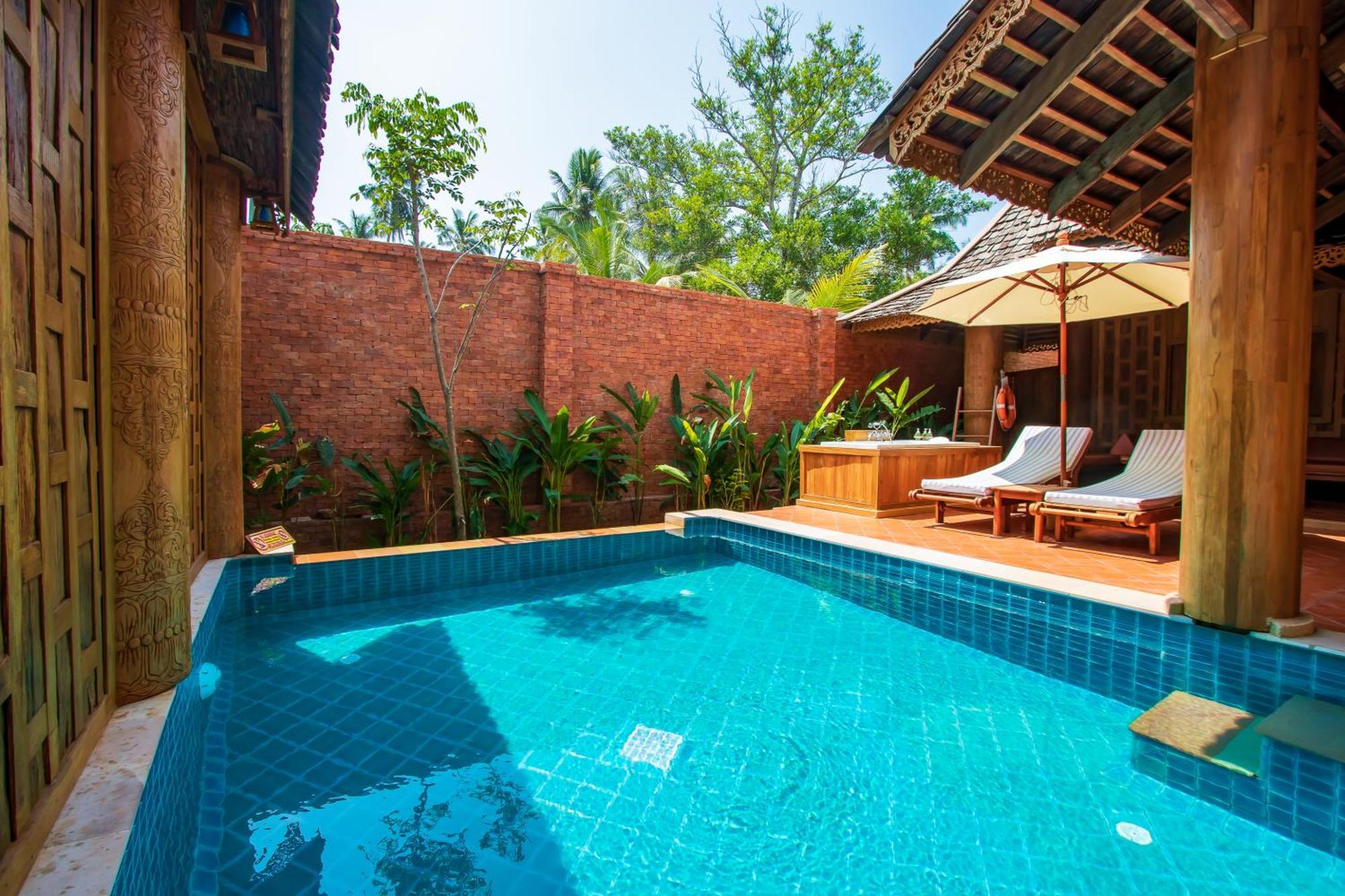 Santhiya Phuket Natai Resort & Spa Exterior foto