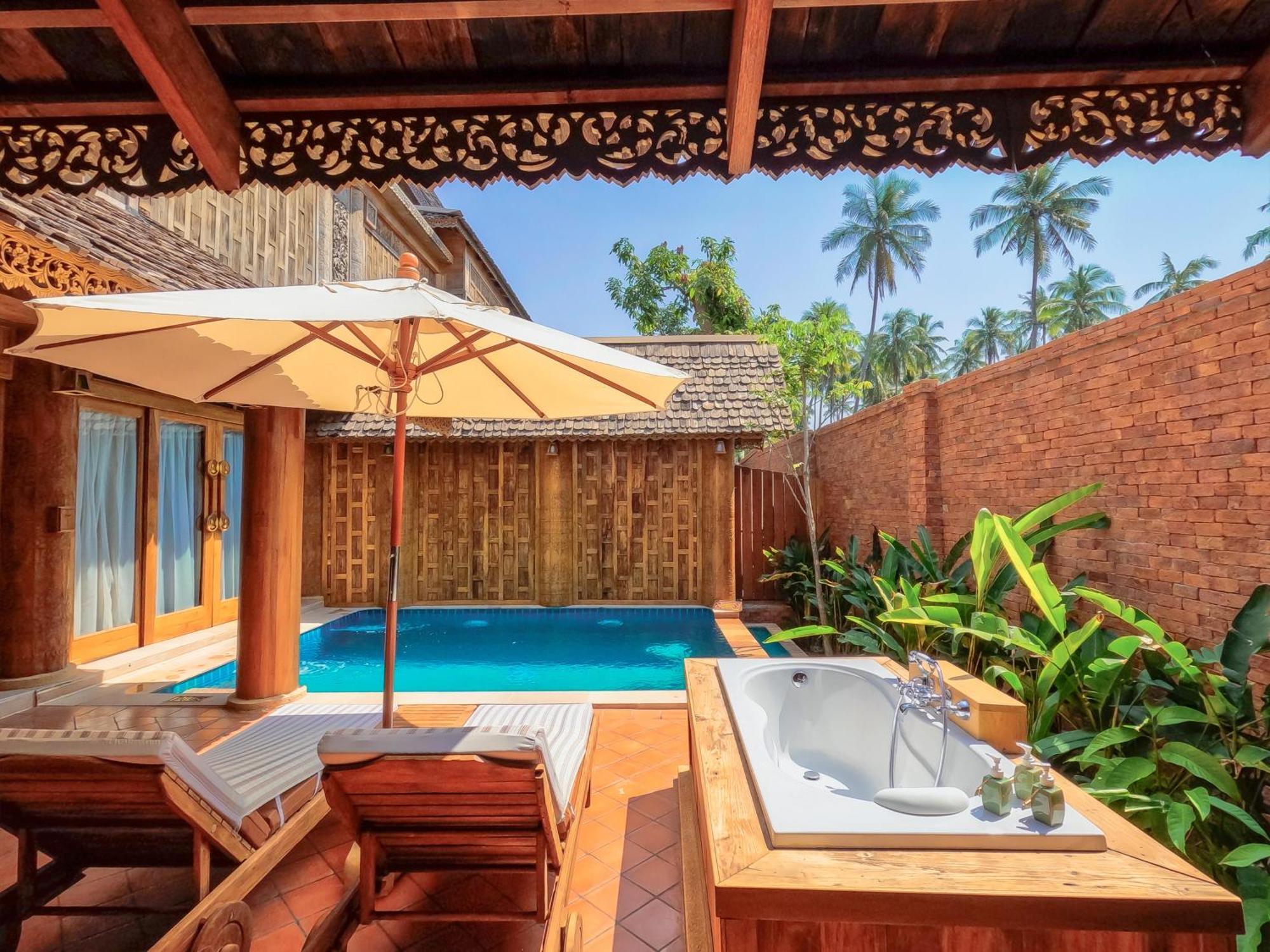 Santhiya Phuket Natai Resort & Spa Exterior foto